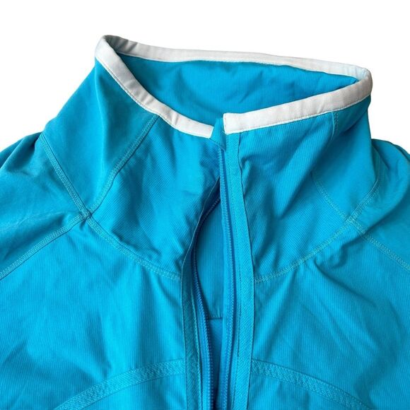 Lululemon Women’s 12 Track Attack Full Zip Windbreaker Jacket Aqua Blue‎ Sporty - Picture 4 of 15